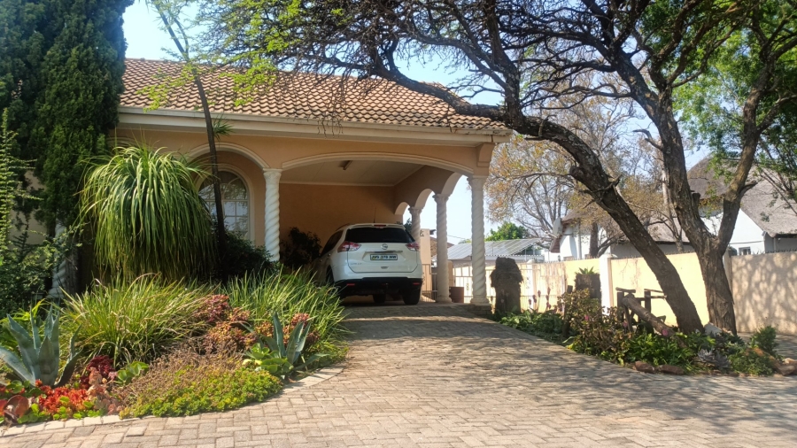 4 Bedroom Property for Sale in Wilkoppies North West